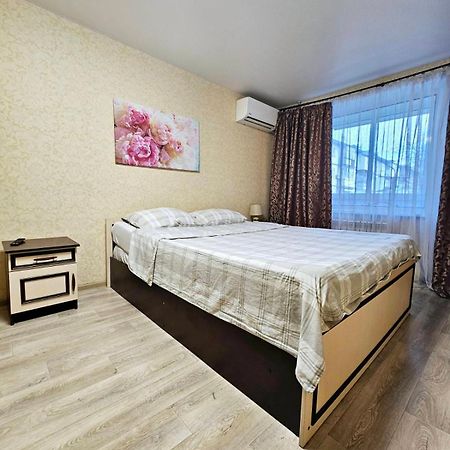 Аккуратная , Чистая Квартира На Пр Гагарина 169 Dnyipropetrovszk Kültér fotó